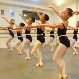 A classical ballet school 明大前/東松...