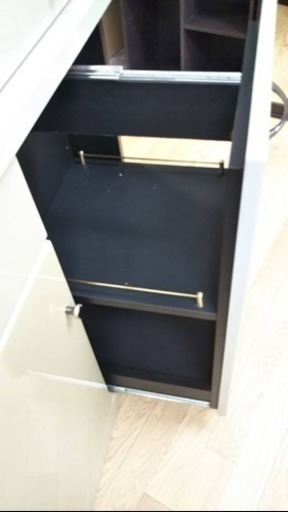 家電祭り　20％OFF【リサイクルサービス八光　田上店　配達・設置OK】エナメルホワイト食器棚