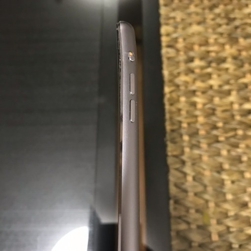 美品 カバー付 iPad Air 128GB Wi-Fi＋Cellular
