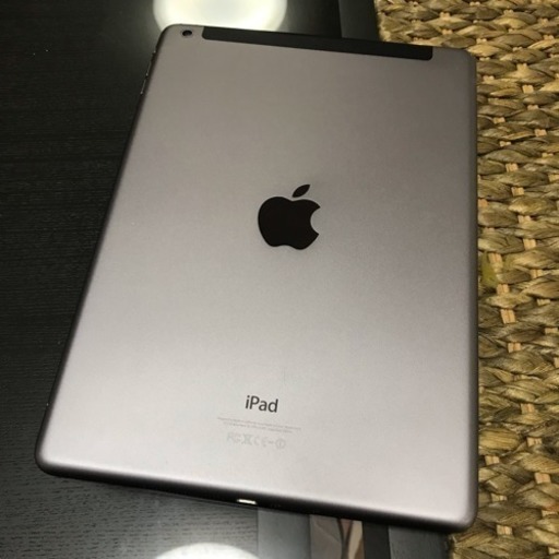 美品 カバー付 iPad Air 128GB Wi-Fi＋Cellular