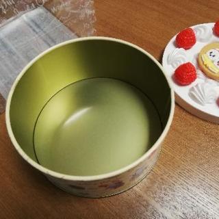 ディズニー　缶の画像