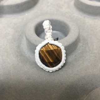 完売【新品】タイガーアイ 六芒星 マクラメペンダントトップ