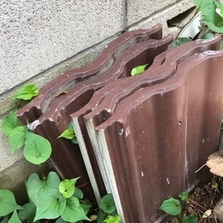 屋根瓦 6枚 無料で差し上げます の画像