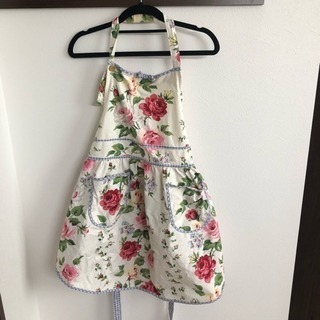 【期間限定！】ローラアシュレイ花柄エプロン！