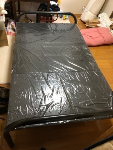 パイプ製セミダブルベッド