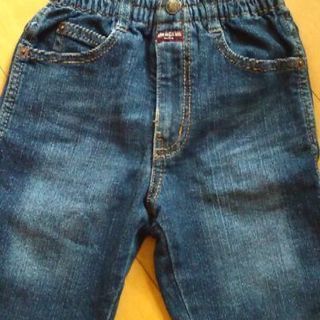 子供服　ジーンズ　ショートパンツ　１１０㎝