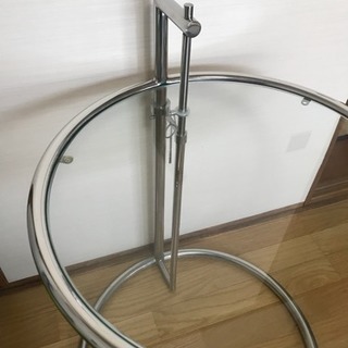 ガラステーブル
