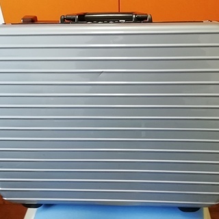 リモワ　アタッシュケース
