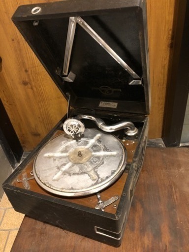インテリアにどうぞ 蓄音機？