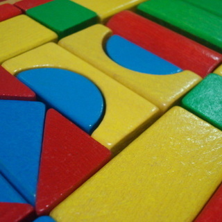  積み木　木の車に入っています　箱つき　ドイツ製　HEROSの画像