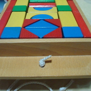  積み木　木の車に入っています　箱つき　ドイツ製　HEROSの画像