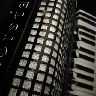 アニソンボカロゲーム音楽好きなひとでバンド組みたいです。 − 神奈川県