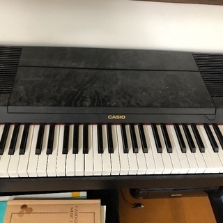 カシオの電子ピアノです。