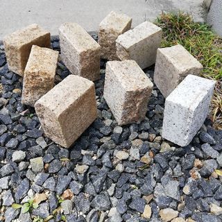 どれもレンガ、ピンコロ、鉢植え、無料