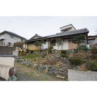 春日井市　広いリビング・洋室があり、庭もある戸建て賃貸！　駐車場...