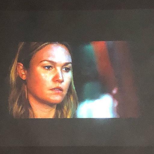 《HDMI接続OK》高輝度3000ルーメン　プロジェクター