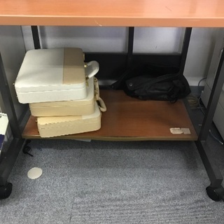 パソコンデスクの画像