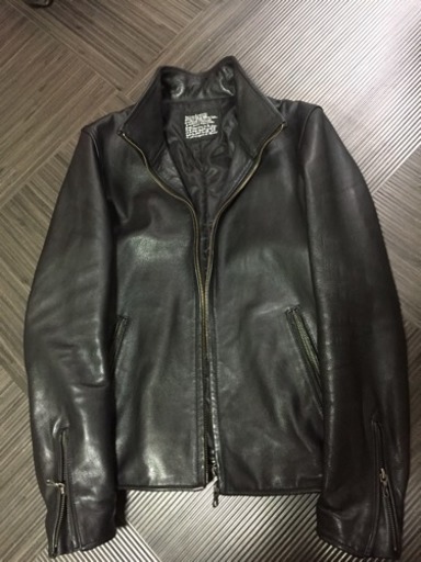 ナノ・ユニバースの革ジャケットです。