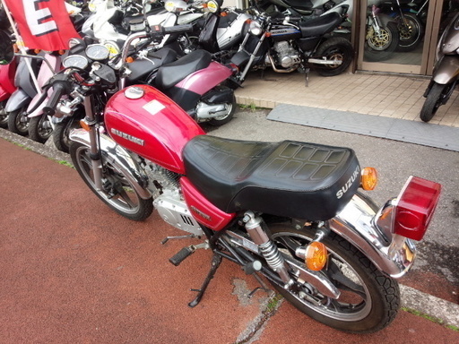 NO.2640　ＧＮ１２５Ｈ　空冷4サイクル単気筒エンジン　レッド　☆彡