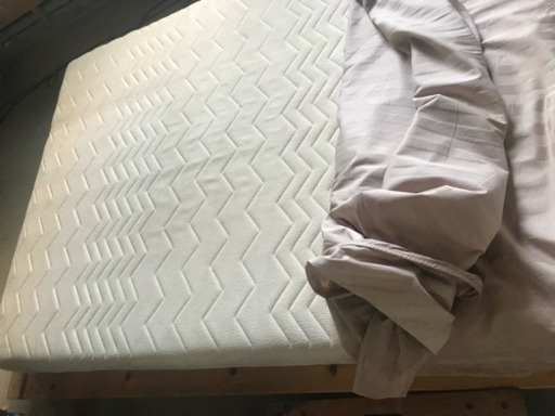 低い ダブルベッド マットレス