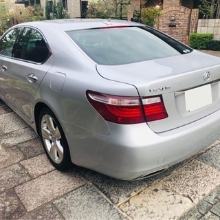『 レクサスＬＳ460人気のバージョンS 本革 純正19インチAW 走行少ない5万キロ代！！車検長い平成32年9月まで バックモニター禁煙車』の画像