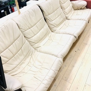 みんなで座れます。富士ファニチャ 4pソファ入荷です。