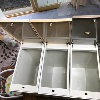 ダストボックスの画像