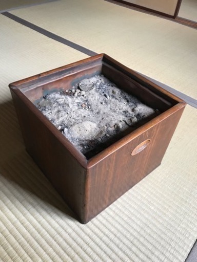 角火鉢  木製  灰入り レトロ