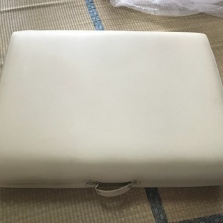 マツエク マッサージ 折りたたみ 持ち運びベッドの画像