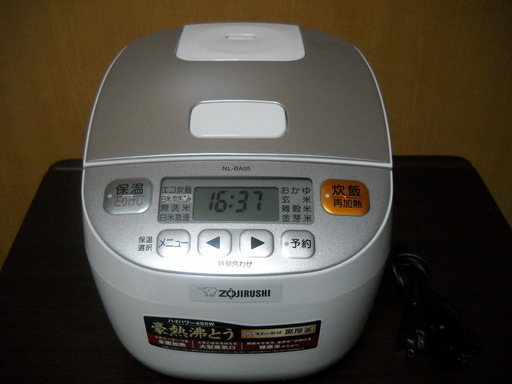 美品 象印 極め炊き  3合 無洗米コース マイコン NL-BA05 ZOJIRUSHI 黒厚釜 NL-BA05-WA