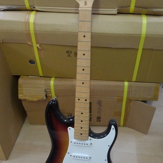 エレキギター　綺麗　使用感なし　弦無し　ソフトケース有　引取り限定