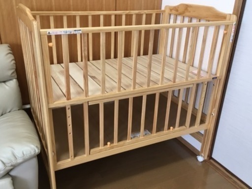 美品 カトージ ハイシート ベビーベッド