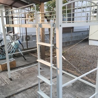 ロフトパイプベッドです