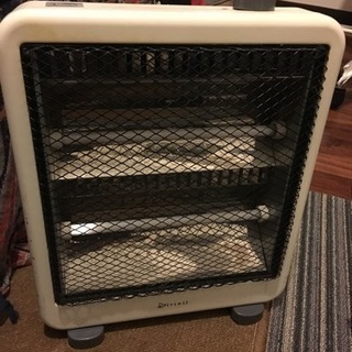 まだ寒い日に。脱衣所用に。電気ストーブ ivinilの画像