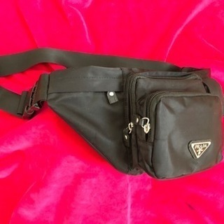 値下げ！プラダ ナイロン ボディバッグ/ウェストバッグの画像
