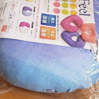 新品 色あせ有り 授乳クッション 赤ちゃんにも パープルの画像