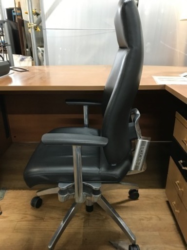 プラス リオルガ ハイバック本革オフィスチェア 中古