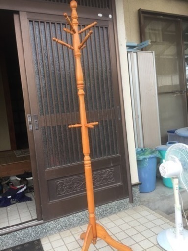 上着や帽子を掛けるのに！