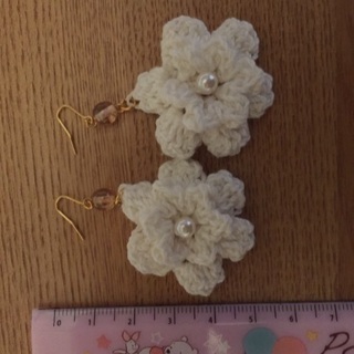 お花のピアスの画像