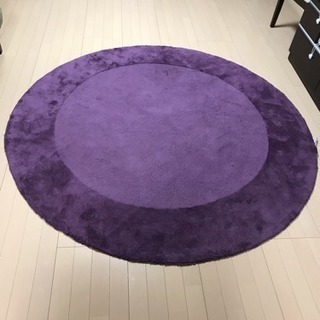 紫 円形ラグ 差し上げます
