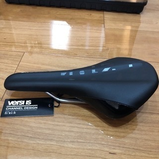 fizik ANTARES VERSUS フィジーク アンタレス vs サドルの画像