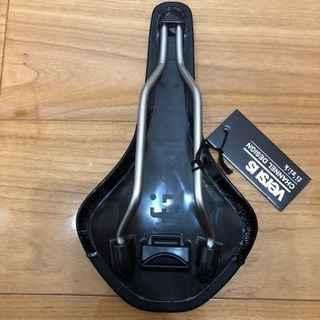 fizik ANTARES VERSUS フィジーク アンタレス vs サドルの画像