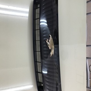 トヨタハリアー純正グリルの画像