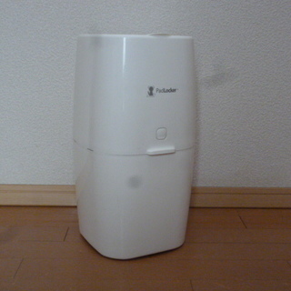 値下げ！いぬ用トイレバケツ　パッドロッカー本体と新品カートリッジ１個付き (本体にも途中使用ですがカートリッジが付いています。)の画像