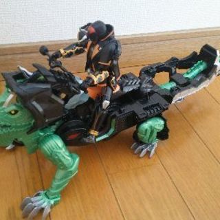 仮面ライダーゴースト(イグアナ&フィギア)の画像