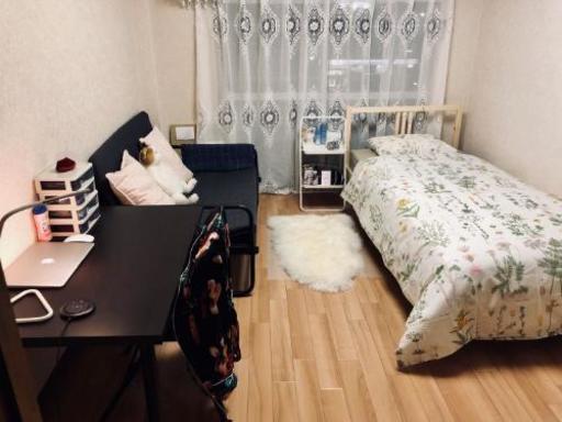 ベッドとマットレスは5000円です