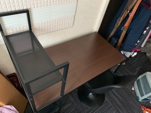 本棚付きパソコンデスクとイスのセットです！