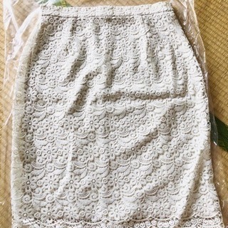 【新品未使用】UNIQLO ユニクロ レースタイトスカート