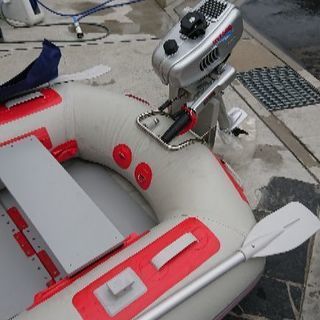 アキレス ゴムボート 2馬力船外機付きの画像