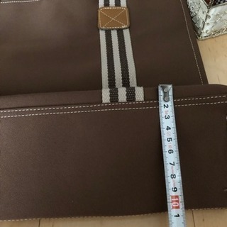 バック 茶色の画像
